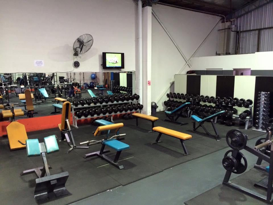 Quanys Gym Weights Area Personal Trainer Career Opportunity